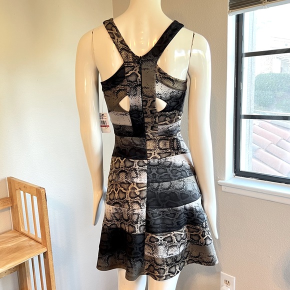 NWT-Jessica Simpson-SEXY-Mixed Reptilian Print Scuba Dress w/ CUTOUTS-Sz XS - Picture 5 of 10